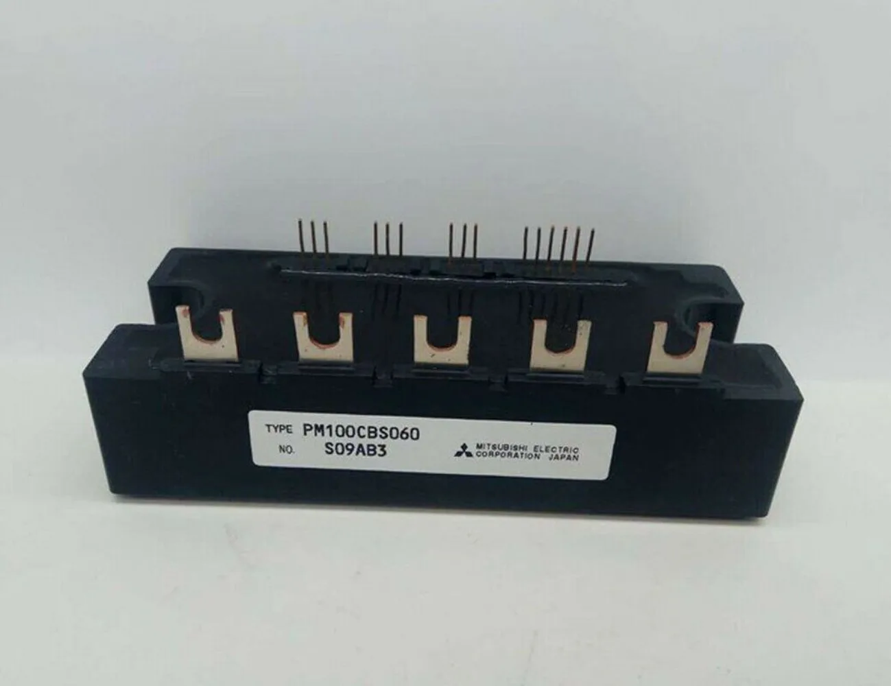 

1 piece brand new original PM100CBS060 IGBT module PM100CBS060