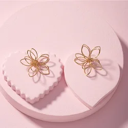 Gold Color Lotus Women's Stud Earrings Handmade Hollow Flowers Small Earring Brincos boucle d'oreille fashion jewelry bijoux