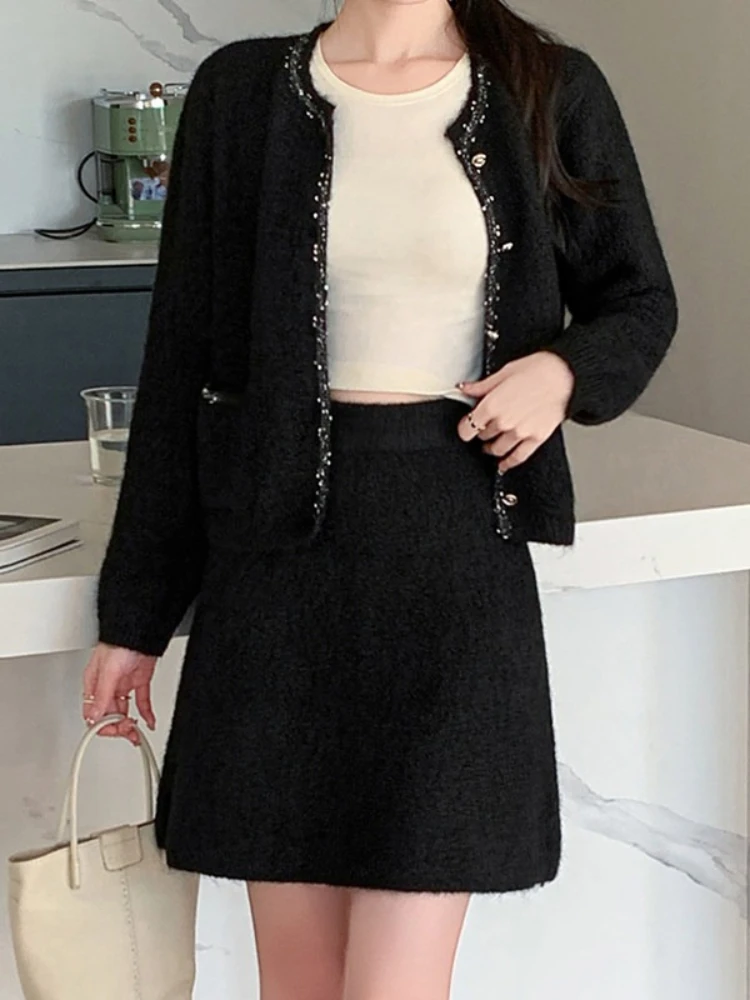 Small fragrant style temperament two-piece set women's 2026 autumn winter new round neck knitted cardigan+hip hugging skirt
