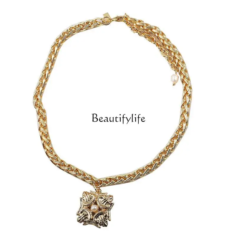 

Light luxury heavy industry woven twist square totem freshwater pearl high-end accessories
