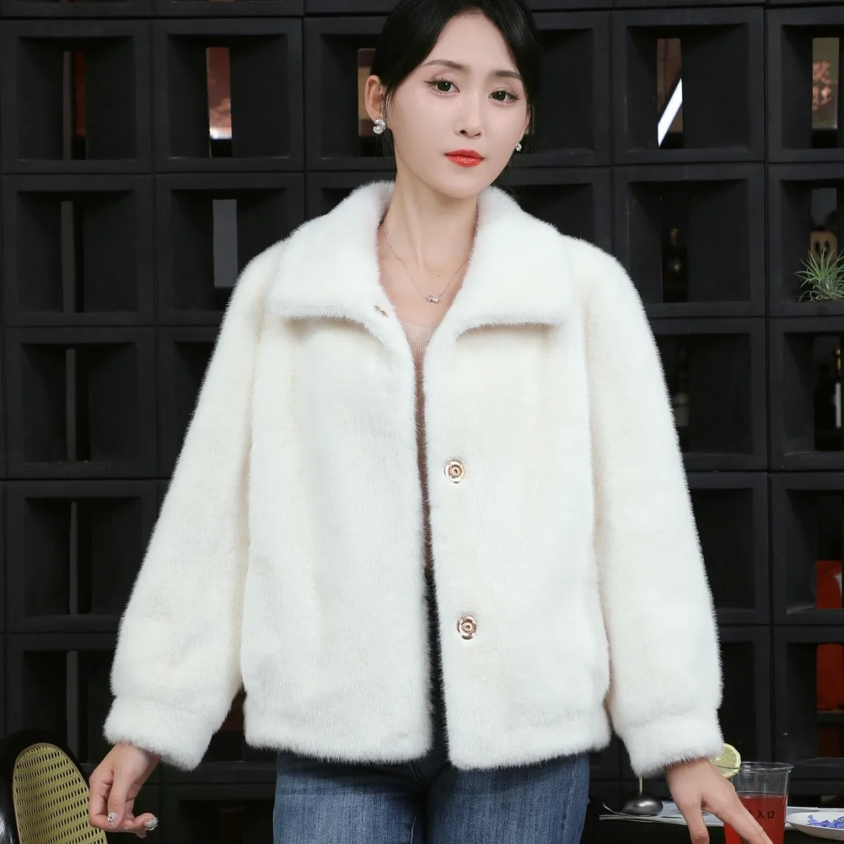 2026 Autumn Winter Short New mink Coat High-end mink Western-style Fur integrated Coat Women's middle-aged elderly fur Overcoat