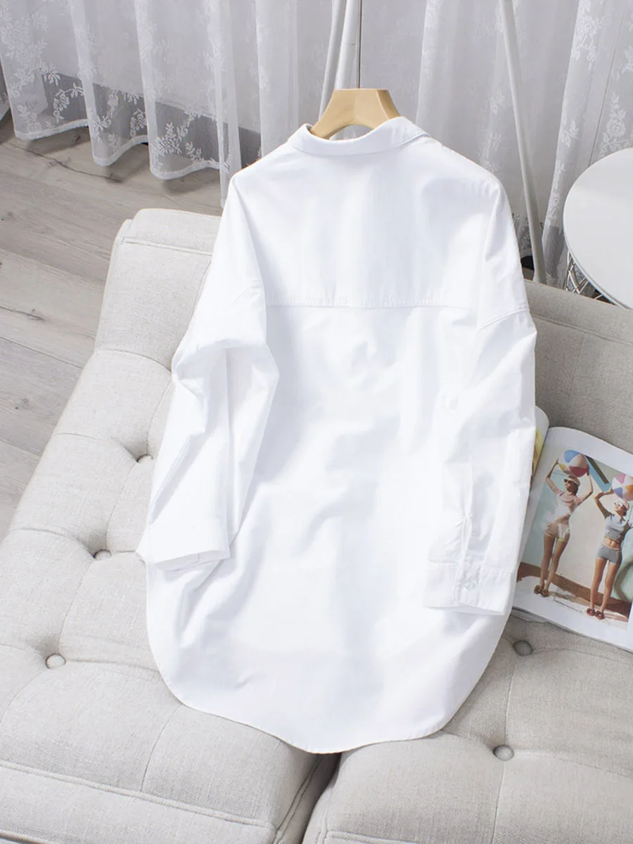 Camicia bianca di media lunghezza da donna in puro cotone Oxford sciolto alla moda e versatile sottile di buona qualità