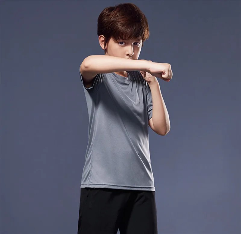 Jungen-Sportbekleidungsset, schnelltrocknend, kurzärmeliges T-Shirt, Shorts, atmungsaktiv, zum Laufen, für das Fitnessstudio, für das Training, Sommer, zweiteiliges Outfit. – Detail 17