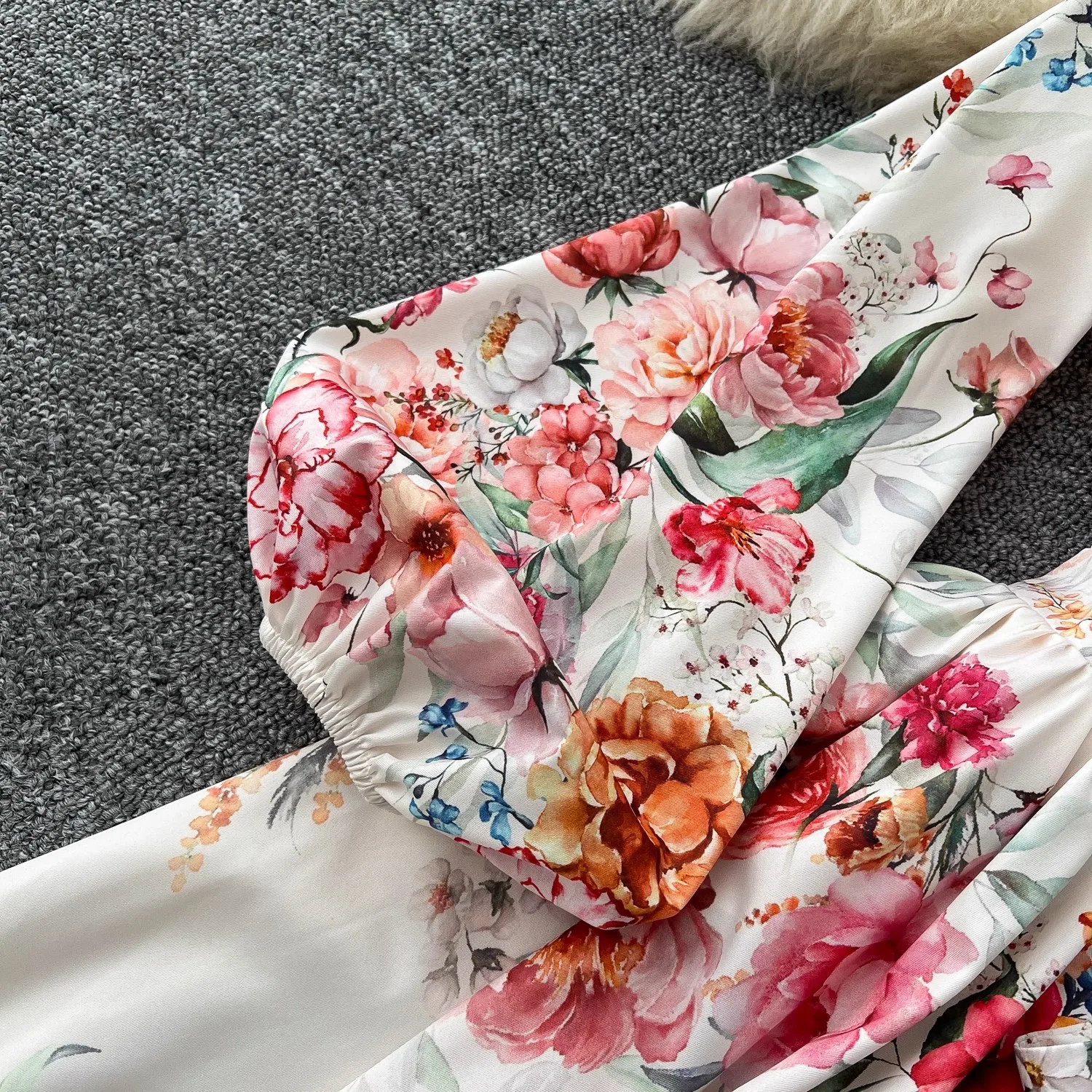 الربيع الصيف البوهيمي رائع زهرة فستان عطلة نفخة الأكمام الخامس الرقبة زهرة طباعة الصليب الخصر الدانتيل يصل رداء Vestidos الملابس