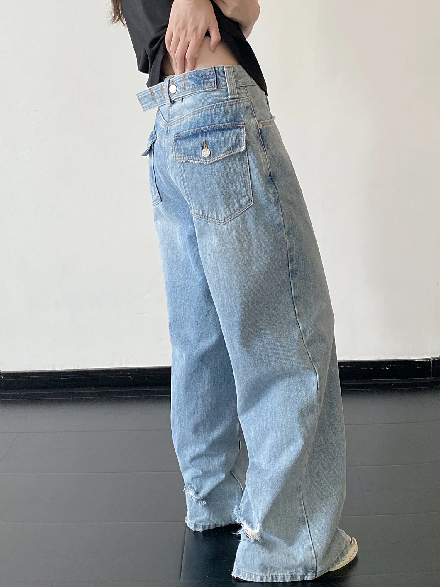 

SunYeo Casual High Waist Wide Leg Jeans Button Fly Waed out Loose Fit Spring Summer Commute Denim Pants Ladies Jeans