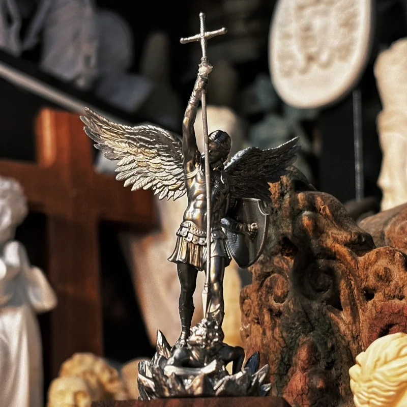 Original Desktop Decor Resin Statue Angel Of Justice Skull Roman Helmets Collection Decoration Model Toy Gifts