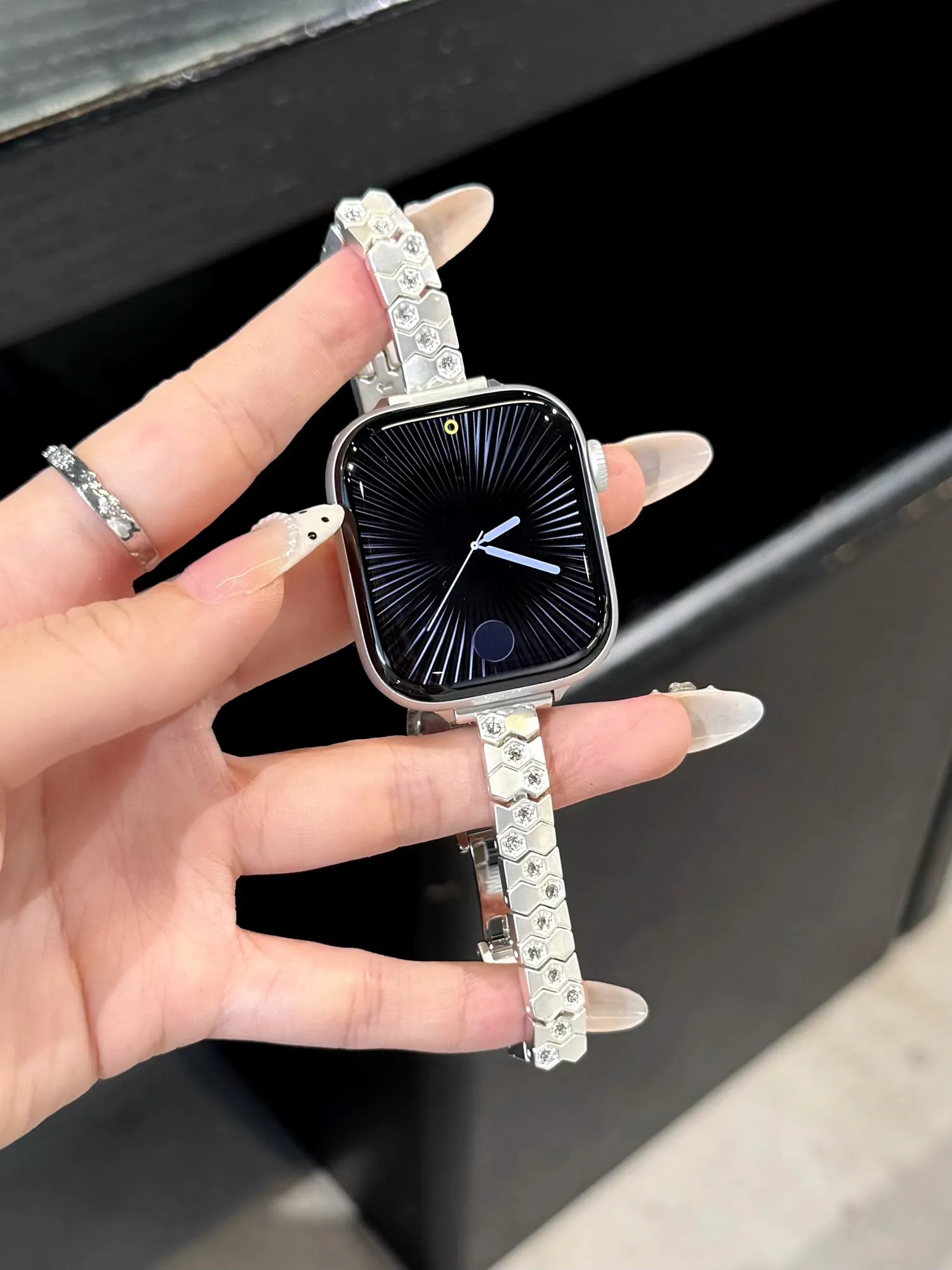 Fashion and high-quality shiny metal For Apple Watch band women Series S11/10/7/6/5/9 40mm 41mm 42mm 44mm 45mm 46mm Strap