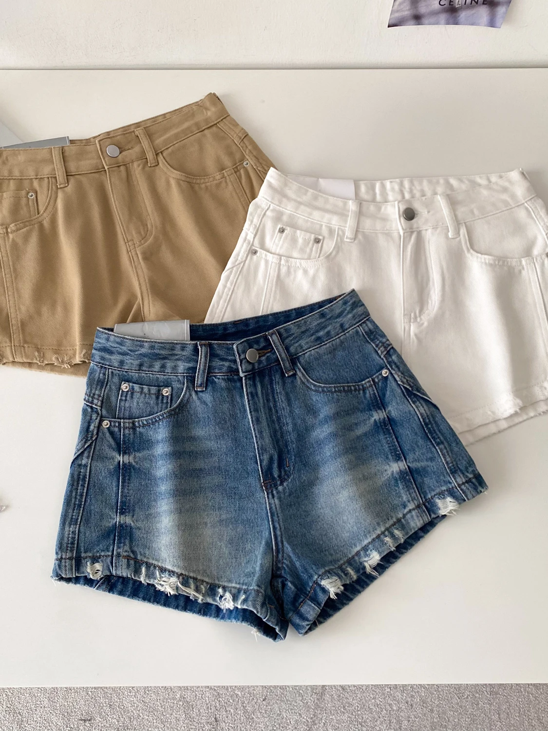 

High Waist Denim Shorts Women's Spring 2026 New Style Worn out Frayed Slimming Hot Girl Wide Leg Hot Pants