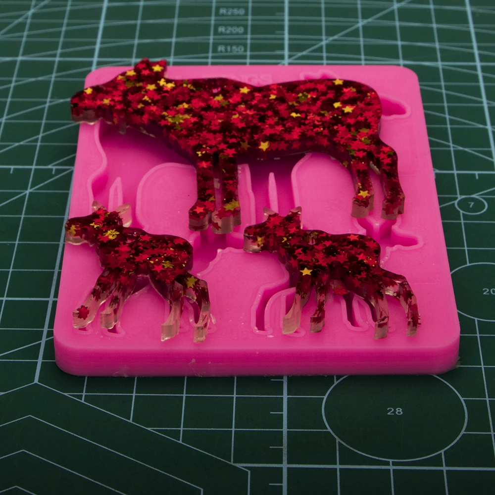 Shiny Christmas reindeer mama/baby Silicone Molds DIY Jewelry moose deer family keychain mold Epoxy Resin Mold Custom DY0127