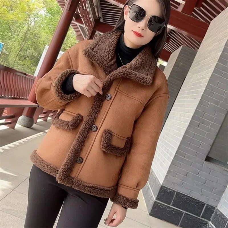 เสื้อแจ็คเก็ตผ้าหนังกลับแขนยาวสำหรับผู้หญิง ปี 2025 เสื้อโค้ทขนแกะหนานุ่ม คอตั้ง สไตล์เรโทร แฟชั่นผู้หญิง เสื้อคลุมขนสัตว์อุ่นๆ