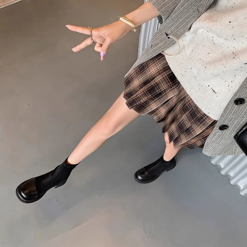 Französische Minimalistische Stretch-Sockenstiefel für Damen, Vintage-Stil mit Runder Spitze, Klobiger Absatz, Modische Stiefeletten, Dezenter Luxus, Mattleder-Knöchelstiefel – Detail 7