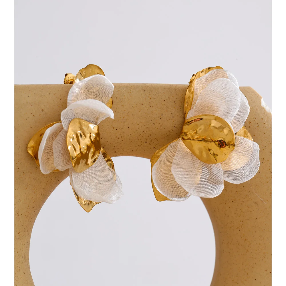 Women's Chic Fabric Flower Stud Earrings