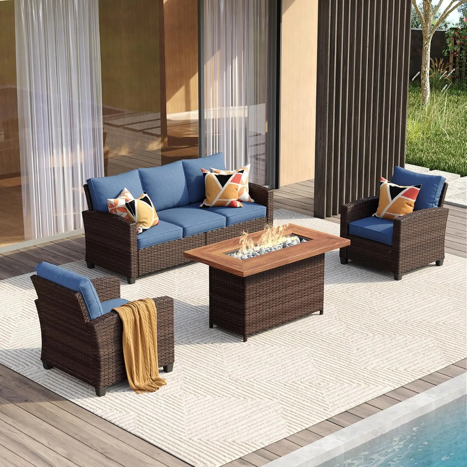 

Комплект для патио из 4 предметов: стол-очаг из ротанга, 3-местный диван, 2 одноместных кресла, синие подушки для сада/газона, на заказ