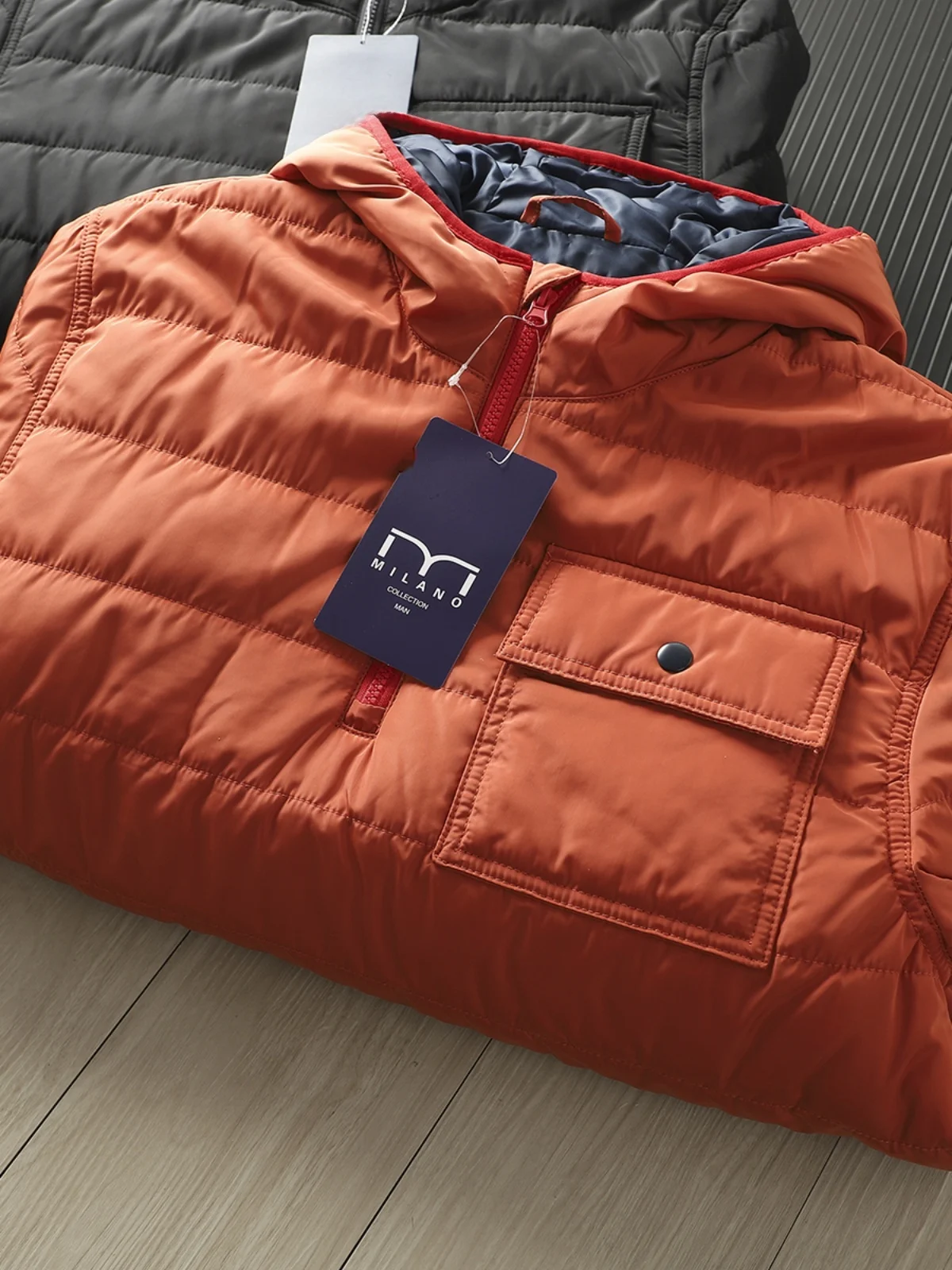 Cappotto in cotone di lunghezza regolare con cappuccio da uomo di lusso Milano Jaet da sci all'aperto Calore Tendenza giovanile Stand Fit