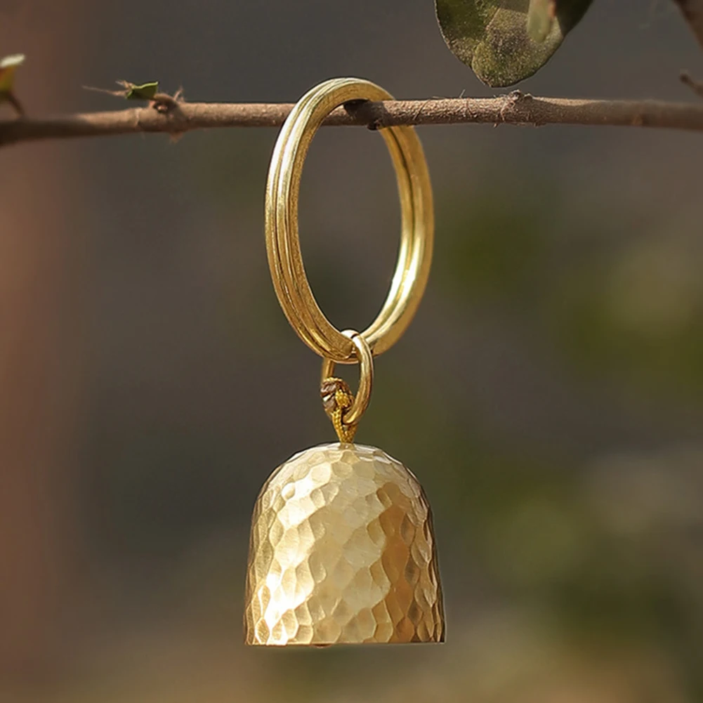 

Brass Bear Bell With Keyring Camping Protection Clear Sound Loud Bear Bell For Hiking Cycling Outdoor Tent Bell Pendant