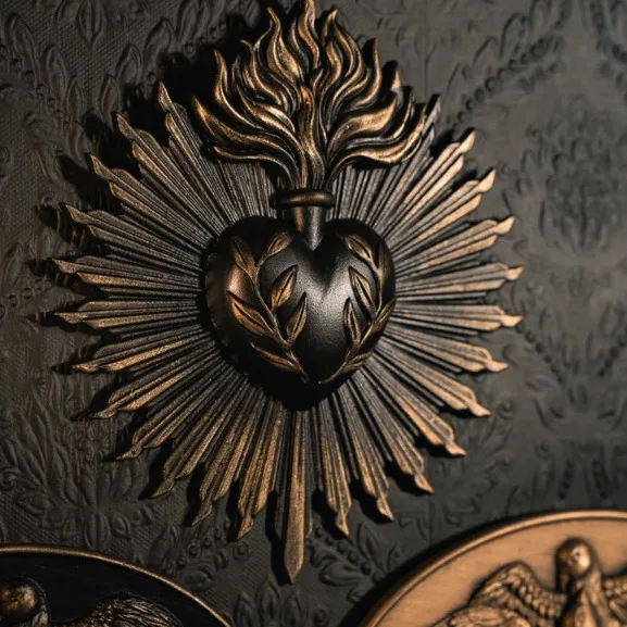 Gothic Style Heart Wall Plaque Bedroom Background Wall Decorations Creative Wall Hangings Resin Material Home Decor Accessories