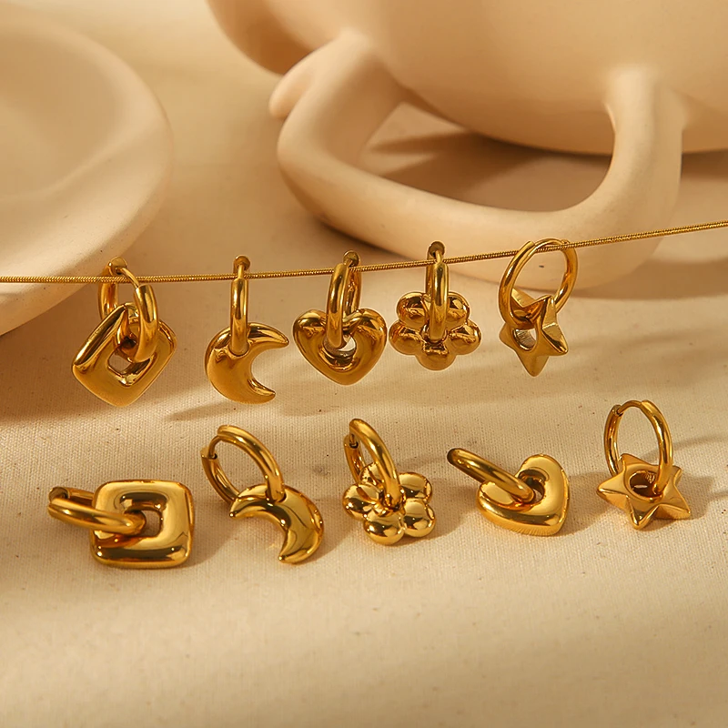 Modische Klassische 18K Vergoldete Blumen-Herz-Ohrhänger Glänzende Wasserfeste Edelstahl-Stern-Mond-Anhänger-Creolen – Detail 1