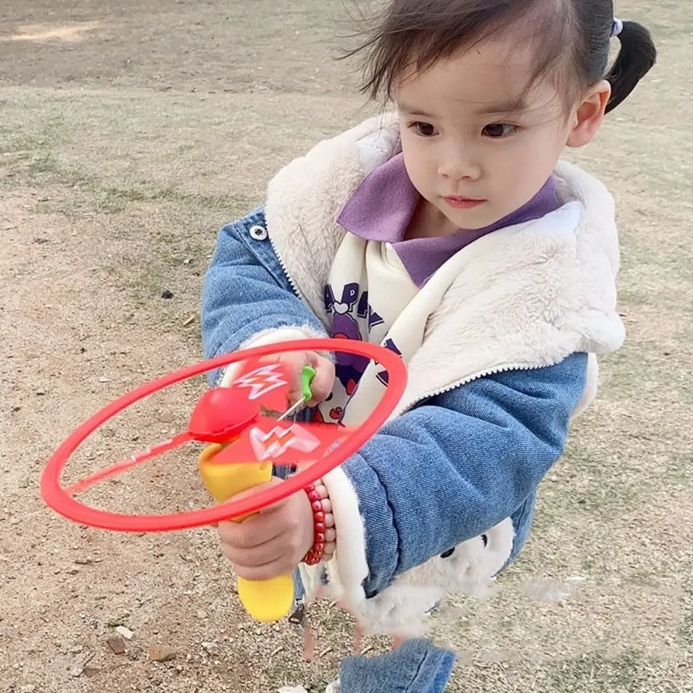 Lanzador Spinner Pull Flying Disc juguetes atmósfera Prop giratorio Ripcord Sky Spin juguetes educativos dibujos animados libélula juguete para regalo