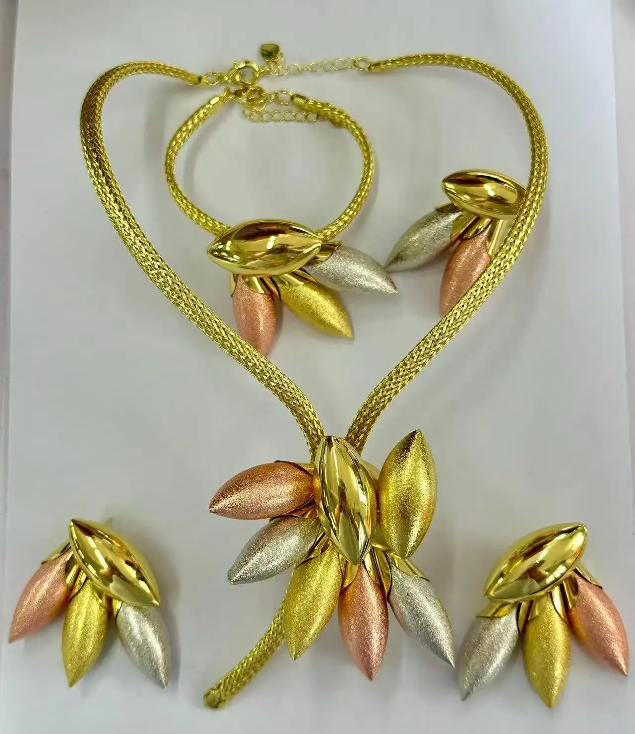 Women Multi‑Tone Petal Shape Jewelry Set Gold Plated Braided Chain Necklace Bracelet Earring Ring For African Bridal Party Event