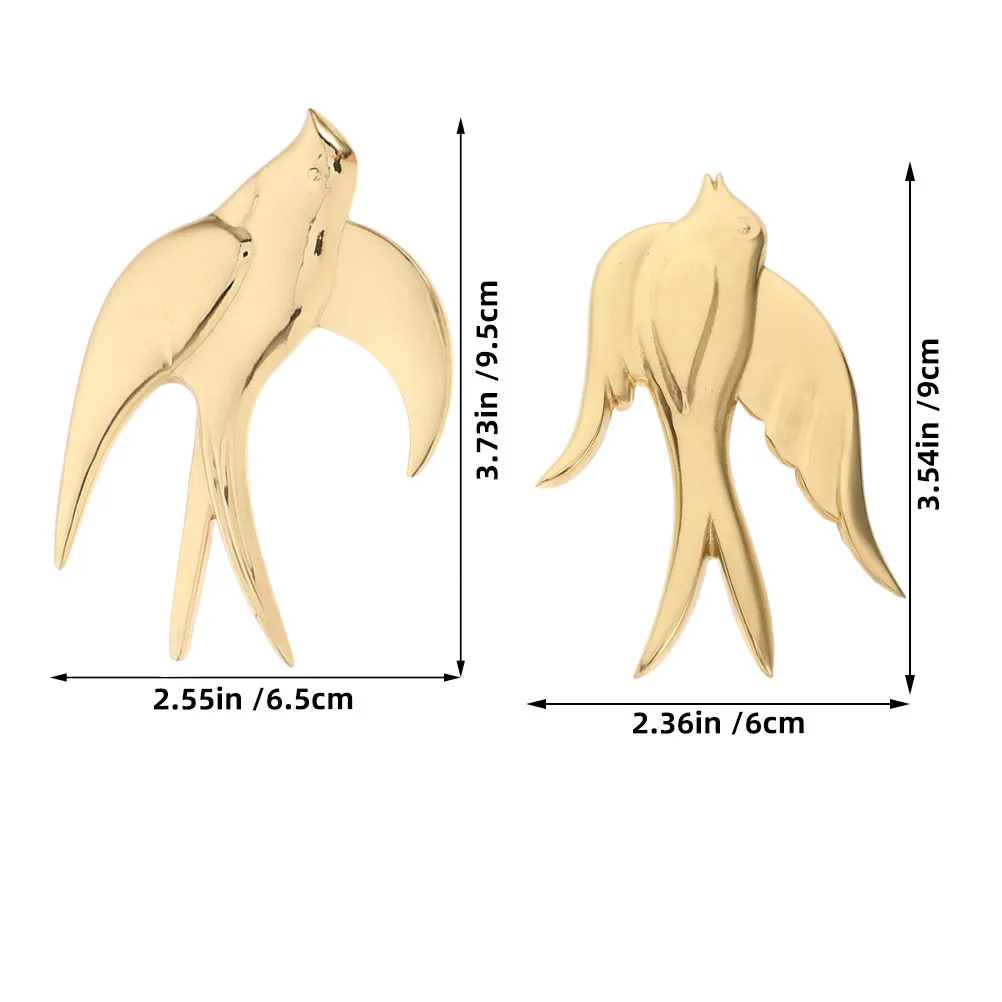 2Pcs Brass Swallow Wall Art Decoration Vintage Flying Bird Sculptures Elegant Home Wall Mounted Ornaments Vintage Floral Bird