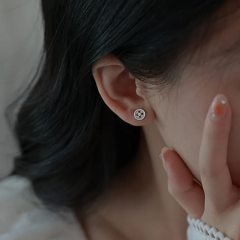 New Fashion Buttons Stud Earrings Lovely Small Simple Generous Earrings for Women Piercing Silver Color Earrings Jewelry Gifts