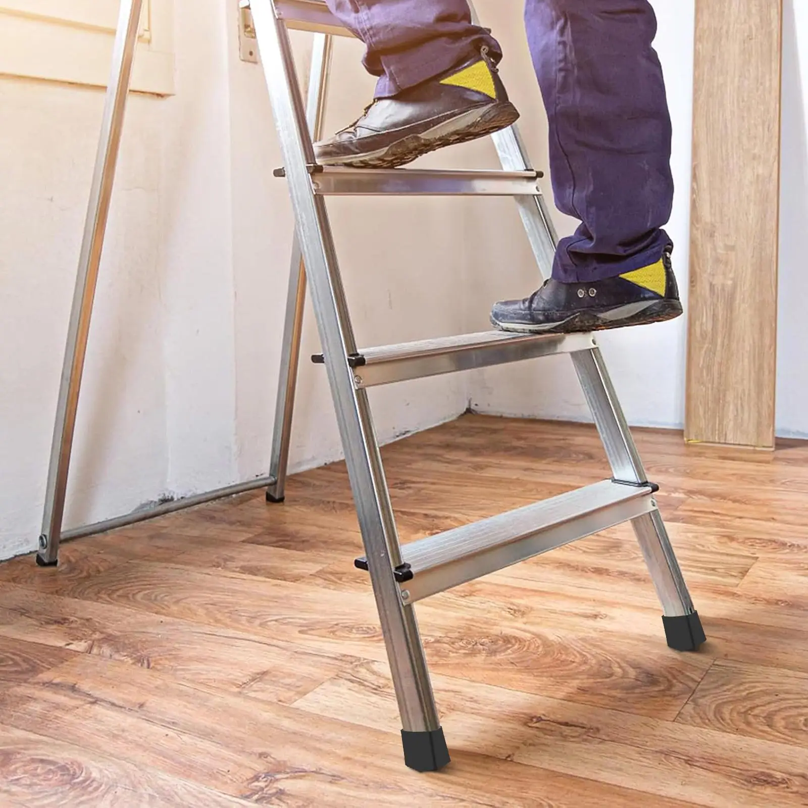 Рисунок 6 - 2X4 см, черные резиновые чехлы на ножки без лестницы