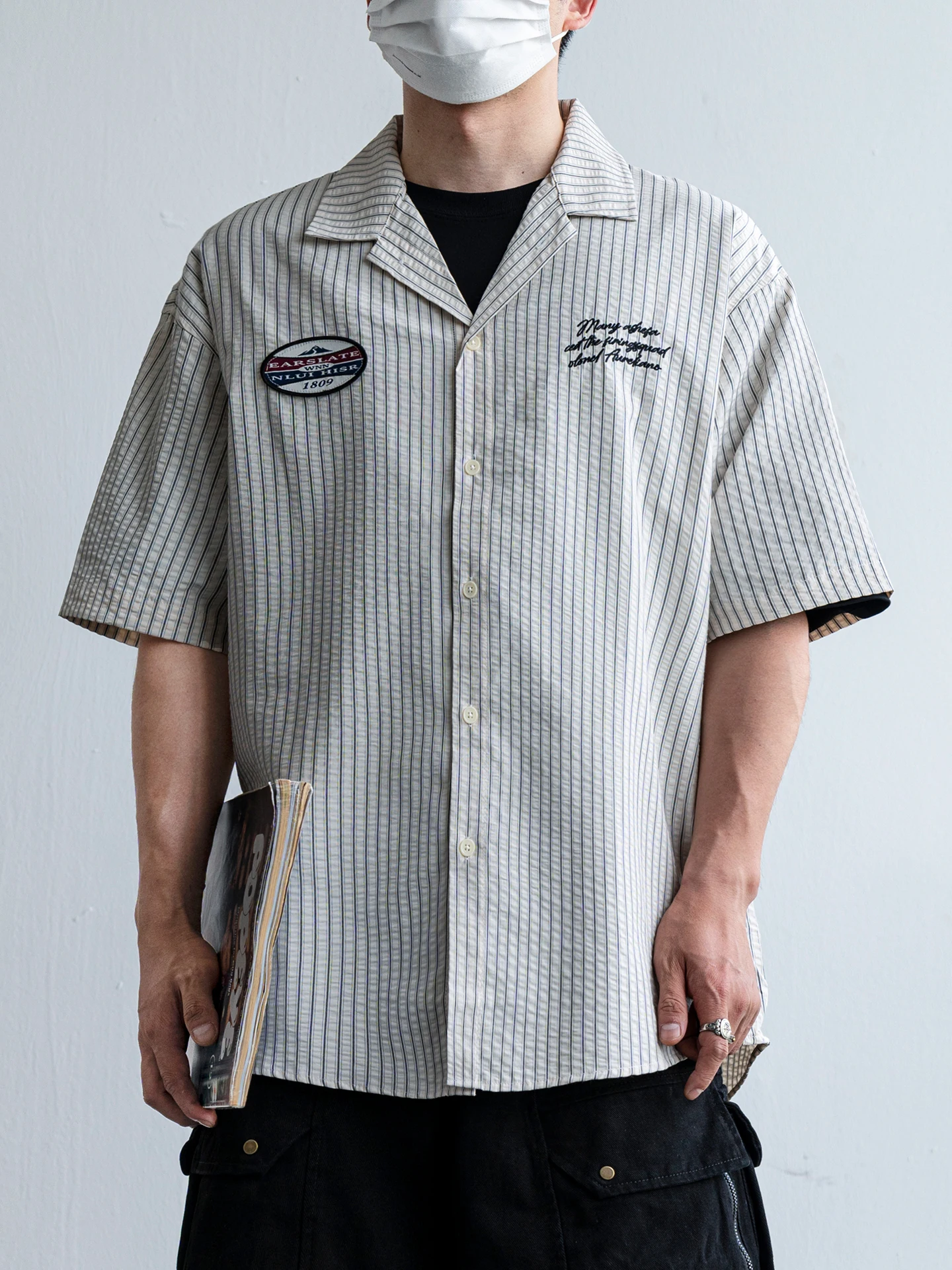 

Retro Japanese Sle Bubble Cloth Bae Striped ort Sve Casual Cuban Collar Men's irt Summer Lightweight Breathable