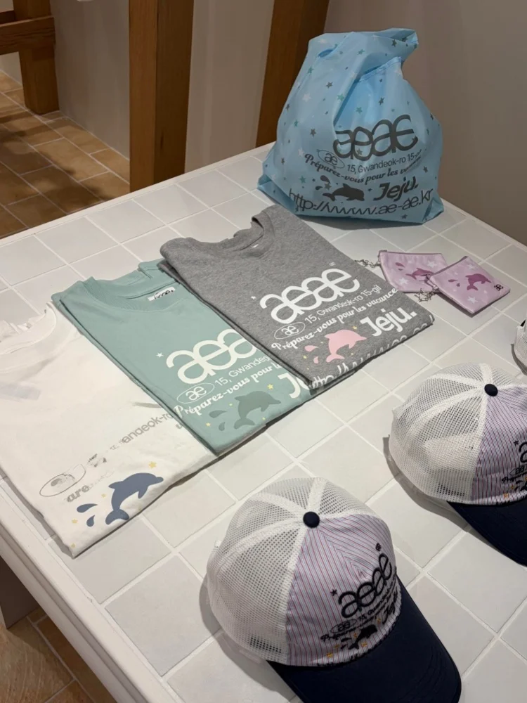 Limited Edition Cute Dolphin Letter Print Short Sleeve Loose Top T-Shirt Cotton Sweet Style College Sweetness AEAE Brand
