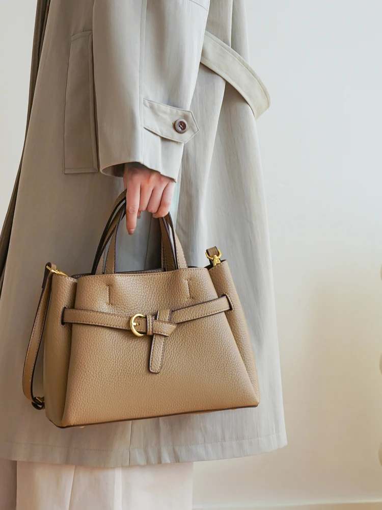 

Elegant Fashion Women's Handbag 2026 New Large Capacity Single Shoulder Crossbody Bag Commuter Bag for Mom Trending Tote Bag
