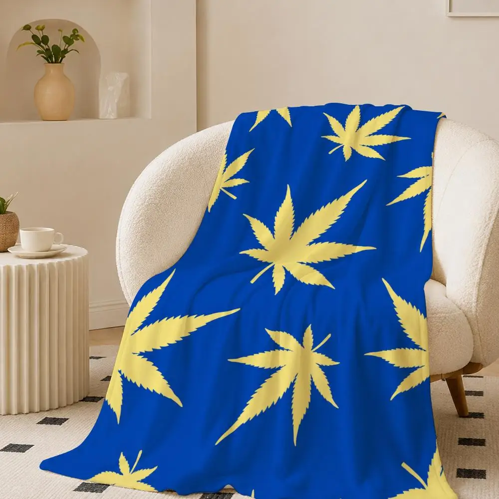 Autumn Maple Print Throw Lightweight 240g Flannel Blanket Soft Skin-friendly for Summer Cooling