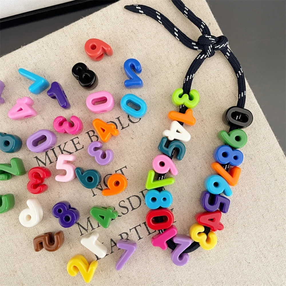 50 Stück 14mm-20mm Acrylperlen mit großen Löchern, Buchstaben und Zahlen, für DIY-Schmuckherstellung, Armband-, Halsketten- und Schlüsselanhängermaterialien – Detail 2
