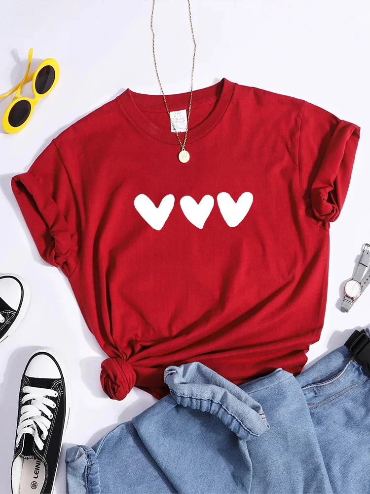 Camiseta de corazón negro de talla grande para hombre y mujer, que combina Camisa cómoda con todo, camisetas de calle Softtee, camisetas esenciales de manga corta