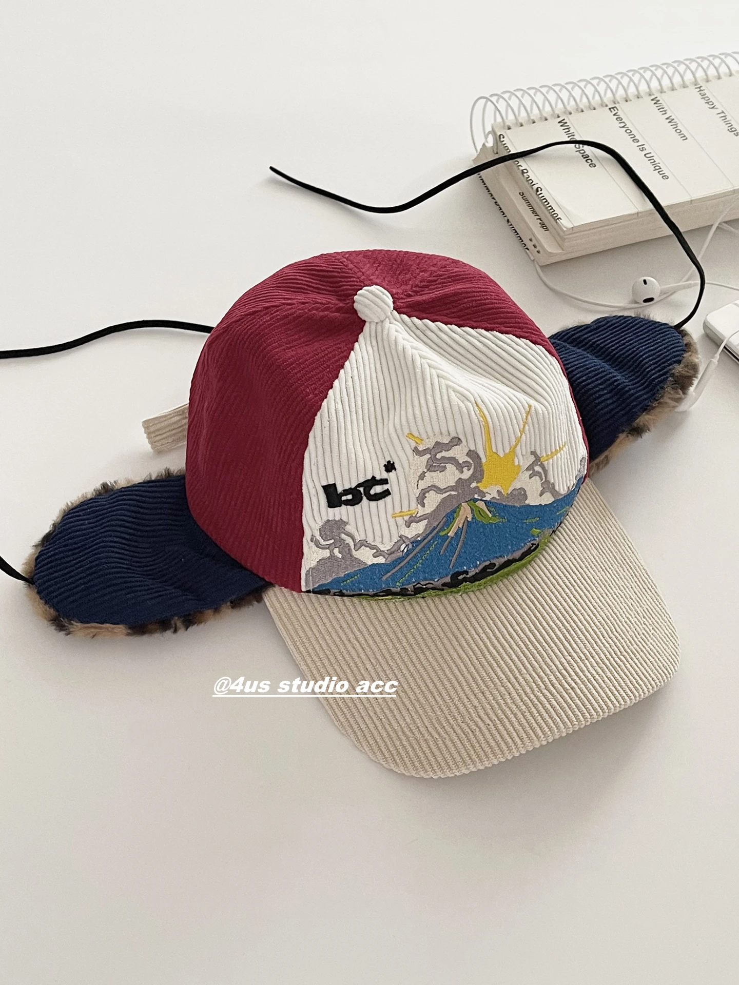 

Thickened Warm Lei Feng Hat for Women Corduroy Retro Color-Block Ear Protection Duckbill Cap Face-Slimming Aviator Hat