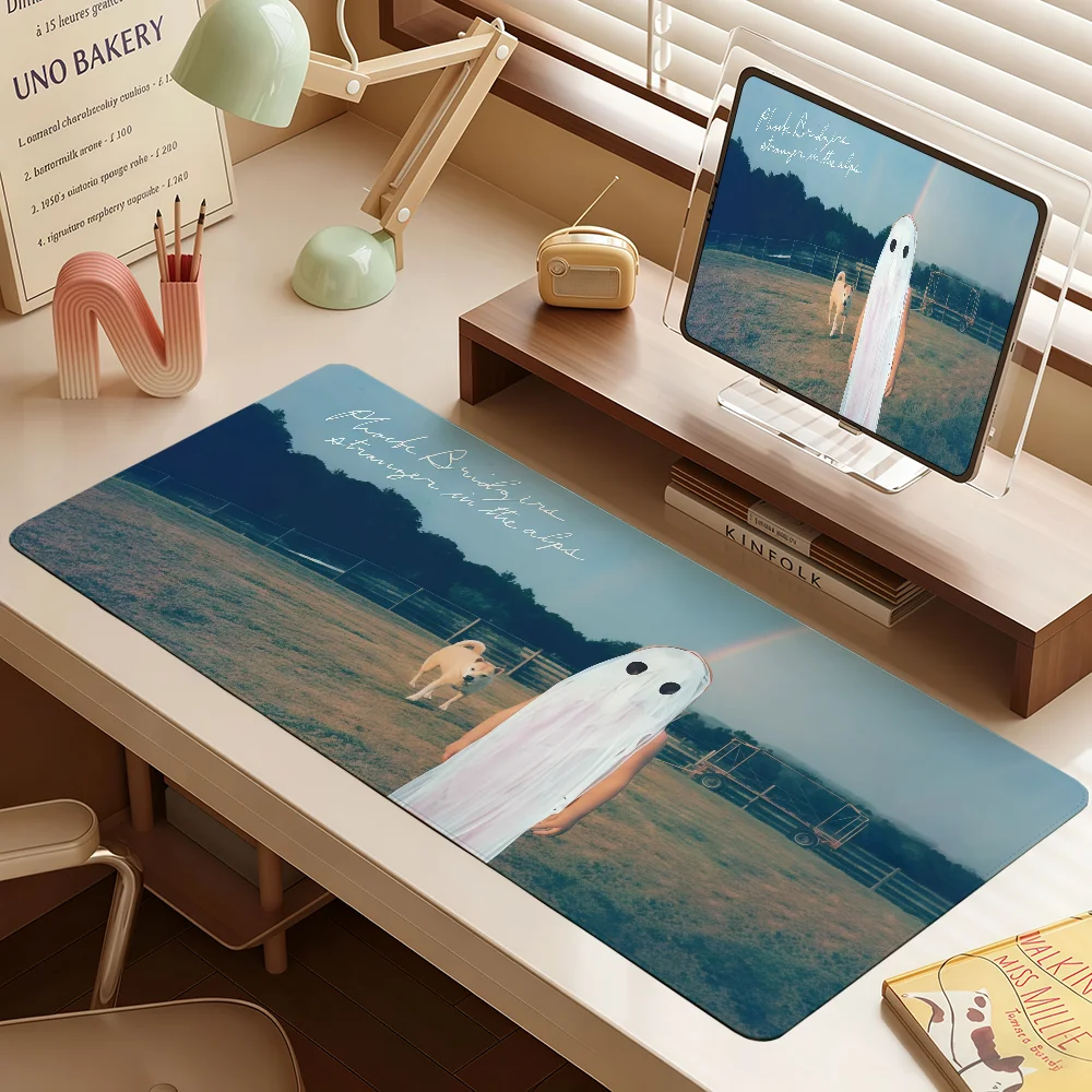 Singer P-Phoebe Bridgers Mouse Pad Large Non-slip Lockedge Desktop Computer Desk Mat Keyboard MousePad Office Gamer Student Gift