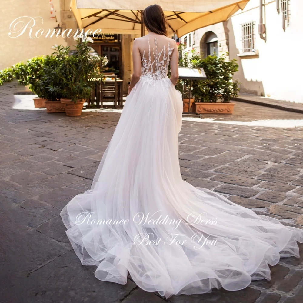 Classic Appliques A-Line Wedding Dress 2025 Lace O-Neck Sleeveless Pleat Court Train Illusion Back Vestidos De Novia Customized