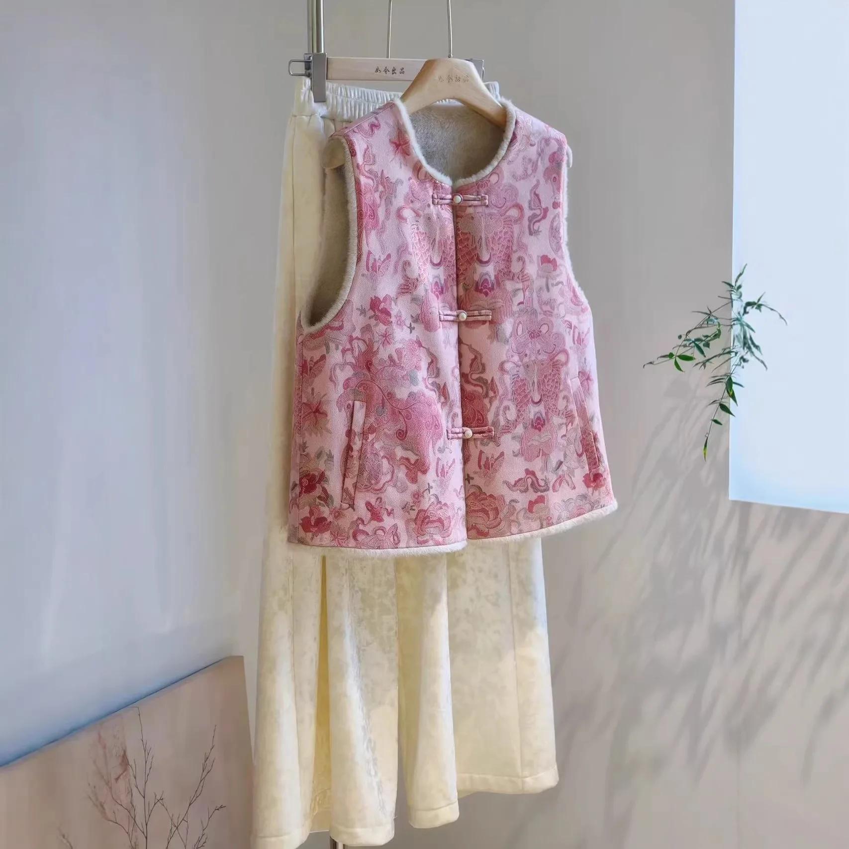 

Chinese Style Retro Warm Waistcoat Sleeveless Outerwear Mom Wear Autumn and Winter New Fleece-Lined Thickened Vest Stand Collar