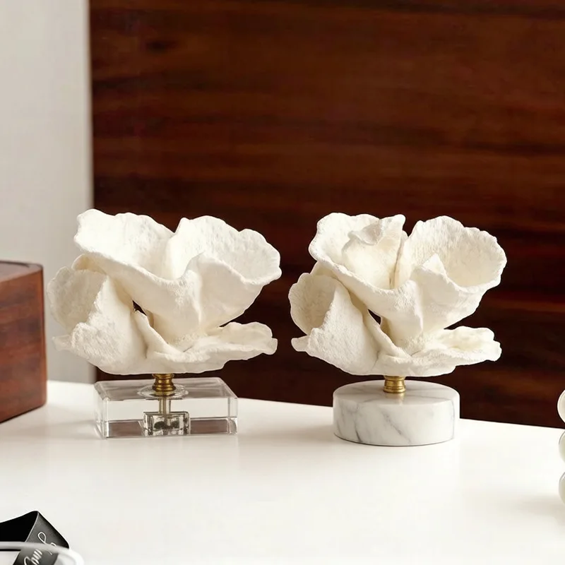 Aesthetic Coral Ornament Figurines Nordic Creative Sculptures Art Luxury Desk Accessories Modern Retro Interior Decorations