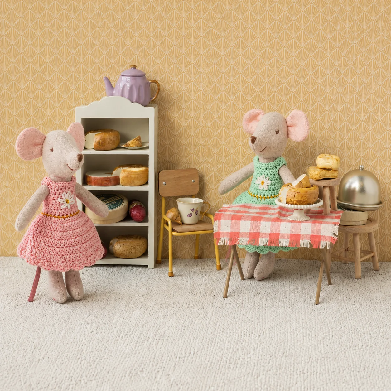 Cute Handmade Fabric Mouse Doll Knitted Clothes Soft Plush Toy Montessori Pretend Play Doll Kids Room Decor Gift