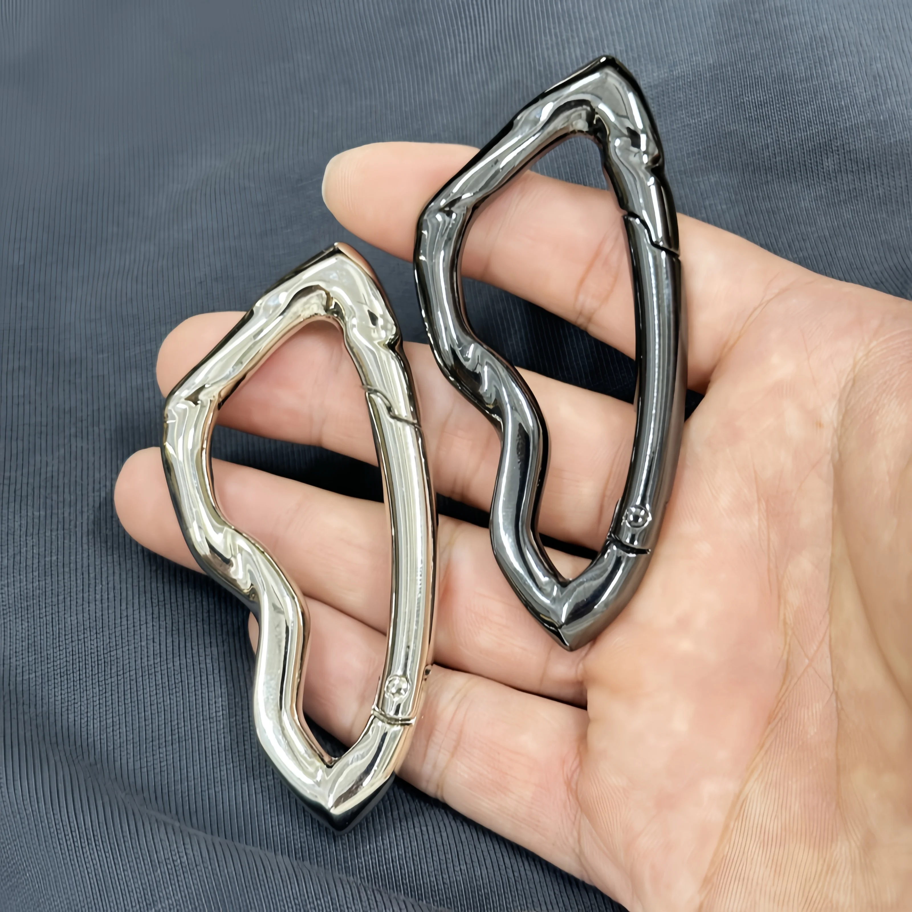 Tomahawk-Shaped Keychain, Creative Metal (with Key Ring), Y2K Pendant Accessory for Waist Styling & Bag Decoration