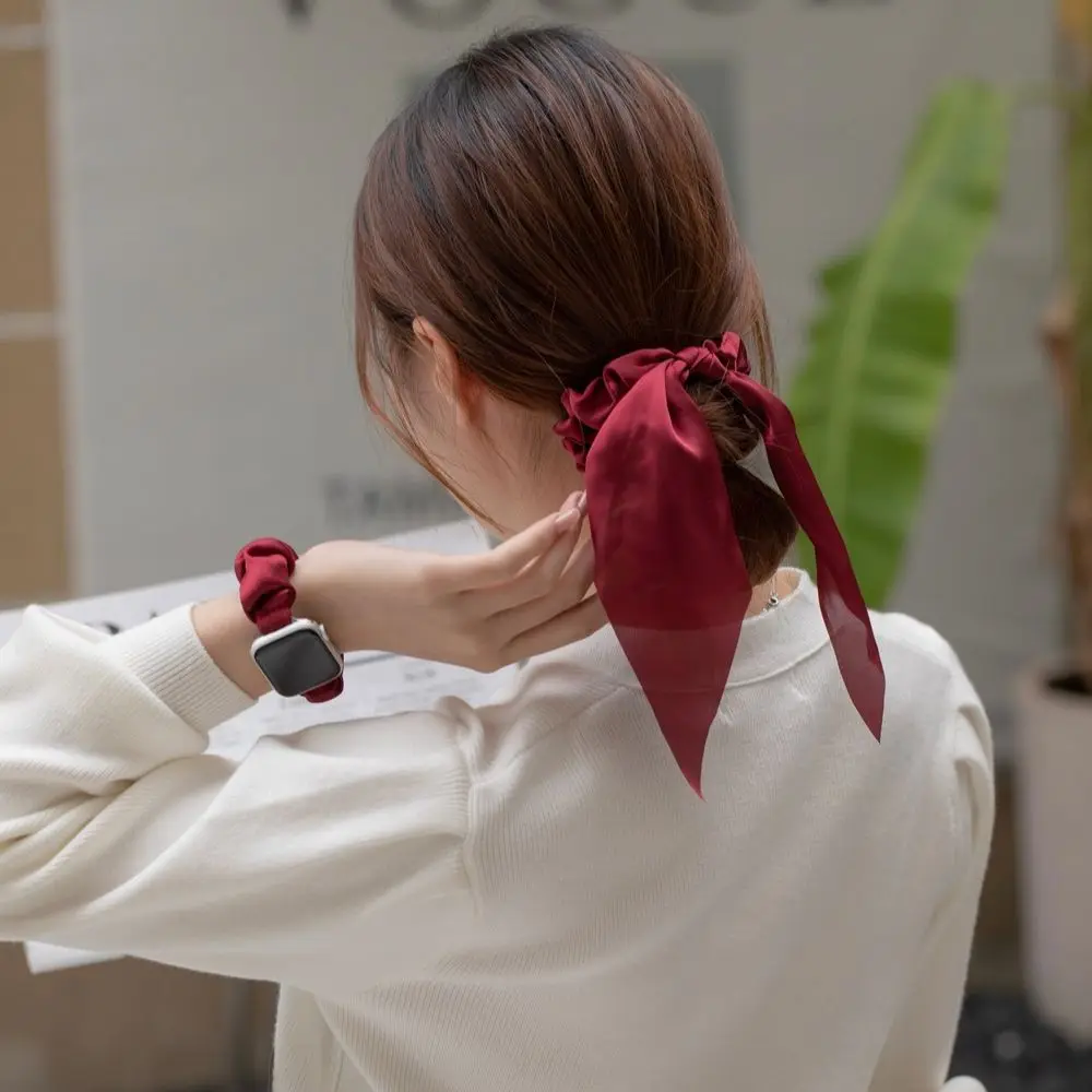 سوار ساعة العلامة التجارية الجديدة حزام ساعة اليد لساعة أبل المرأة حزام الأمعاء الغليظة الصغيرة مع ربطة شعر ل iwatch 1/2/3/4/5/6/7