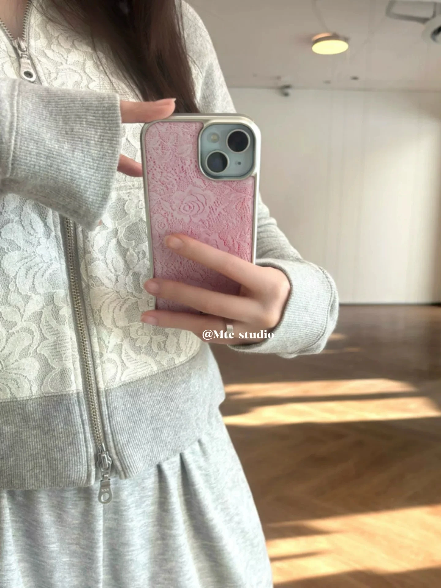 Korean Ina Girl Pink Lace Flower Sexy Electroplated Drop Glue Phone Case For Samsung S 22 23 24 25 26 EDGE FE Plus Ultra Cover view 2