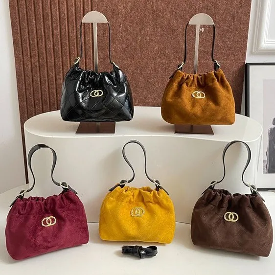 

New Ins Red Suede Drawstring Women's Bag, Simple and Versatile Commuter Shoulder Messenger Bag with Large Capacity