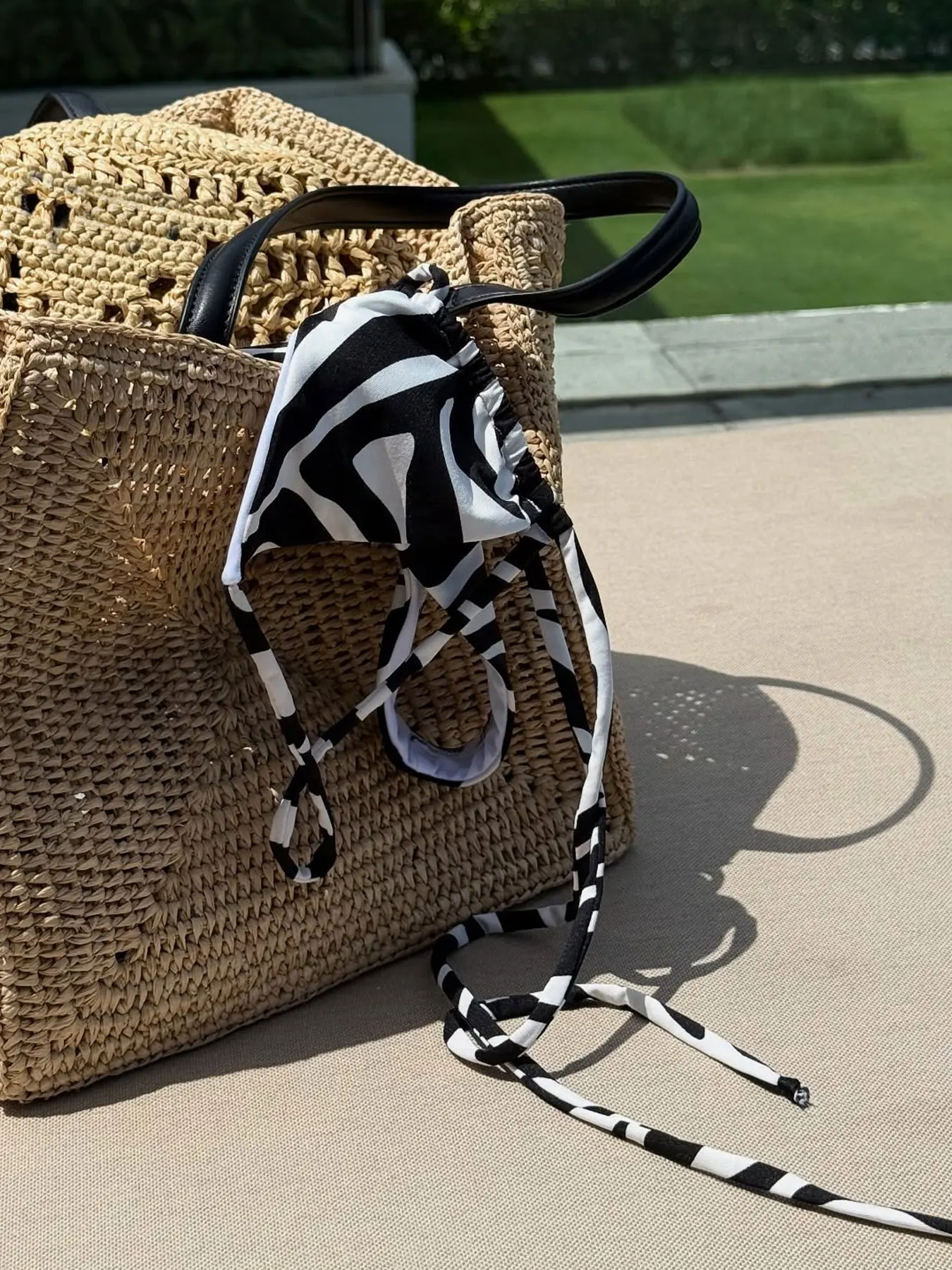 

Fashion Women Trangle Bikini Swimsuit Lady Sexy Sport Low Waist Biquini Black & White Swimwear Female Bathing Suit Beachwear