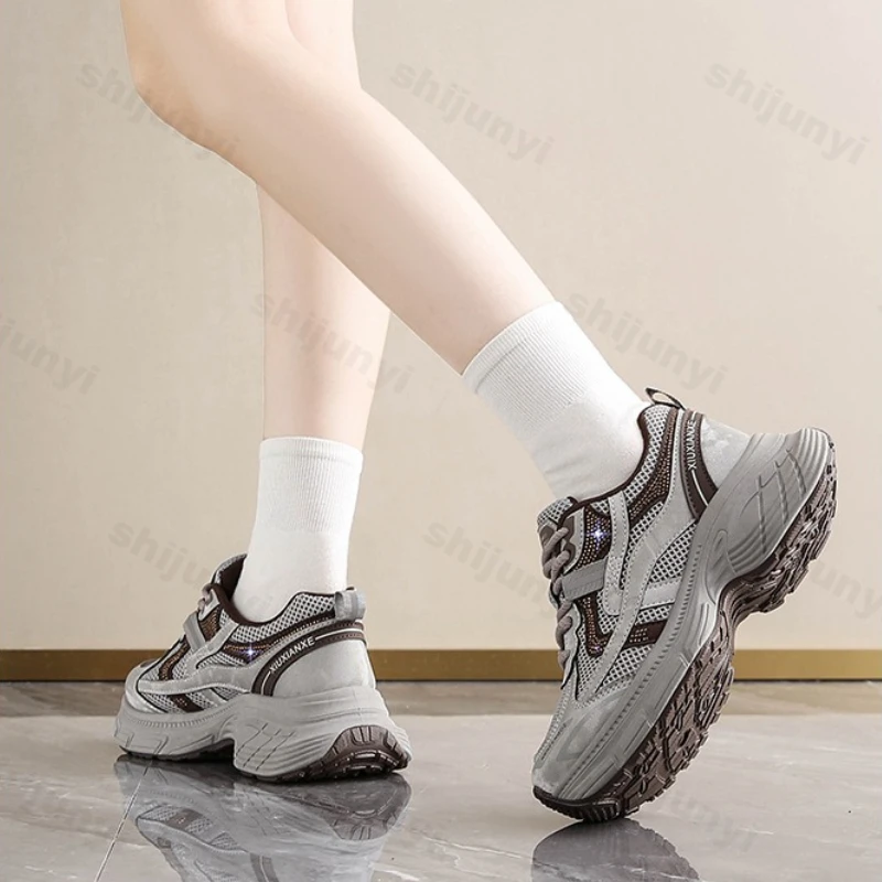 

Женская вулканизированная обувь, осень 2023, новые дышащие удобные кроссовки на платформе, уличная нескользящая повседневная обувь, увеличивающая рост