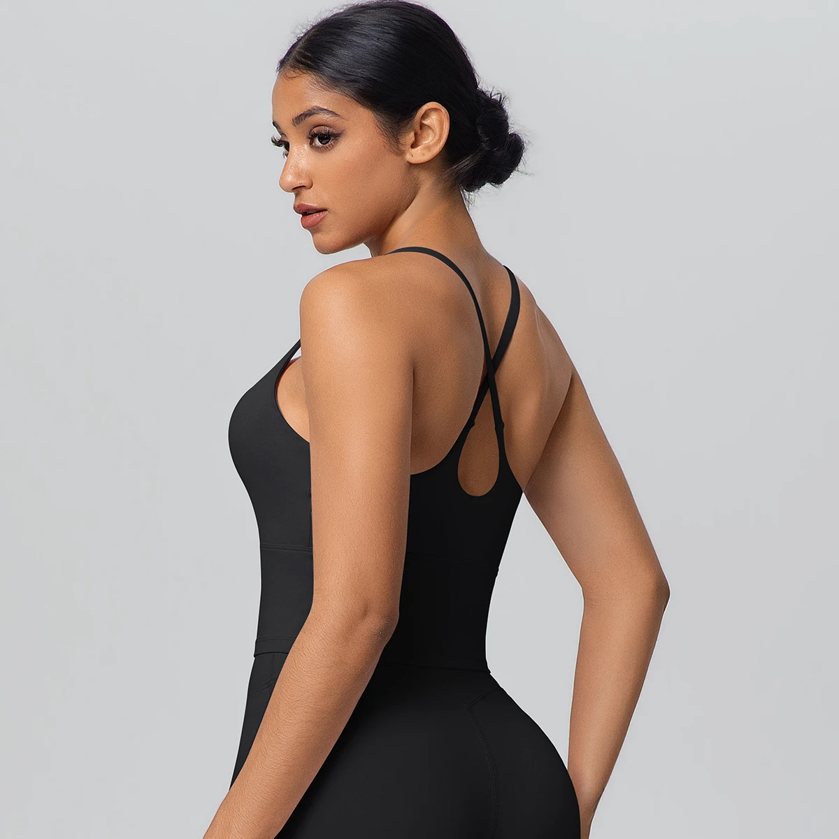 1 Stück Einfarbiger Weicher Rückenfreier Fitness-Yoga-BH für Damen, Hochfester Stoßdämpfender Sport-Top mit Push-Up-Effekt und Brustpolster – Detail 14