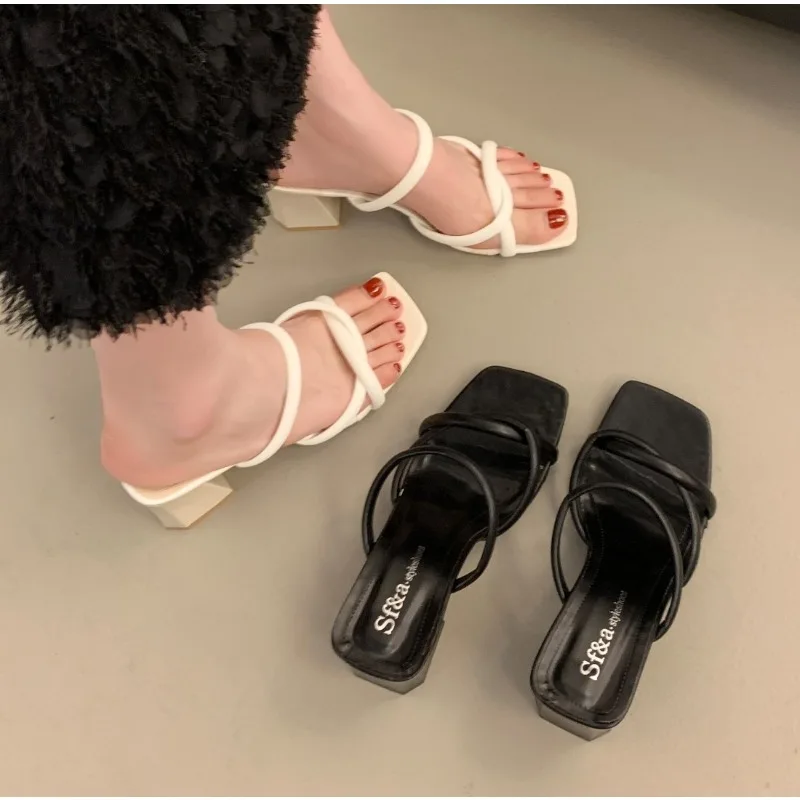 

Лето 2023, женские сандалии, повседневные женские тапочки, модная пикантная женская обувь, сандалии на квадратном каблуке с открытым носком и ремешком на щиколотке, сандалии