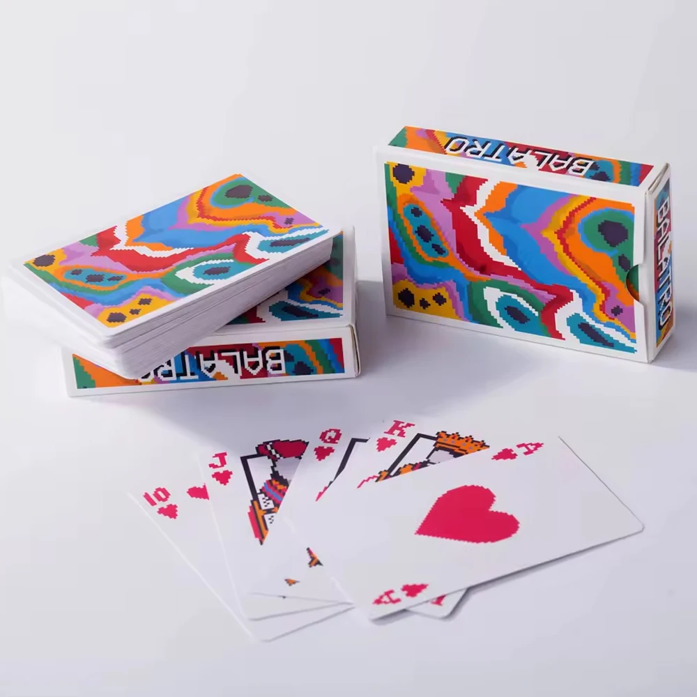 مجموعة بطاقات البوكر الكلاسيكية مكونة من 54 قطعة - لعبة الحفلات الأساسية للتجمعات وألعاب الطاولة والمتعة الاحتفالية، أوراق لعب متينة ومحمولة