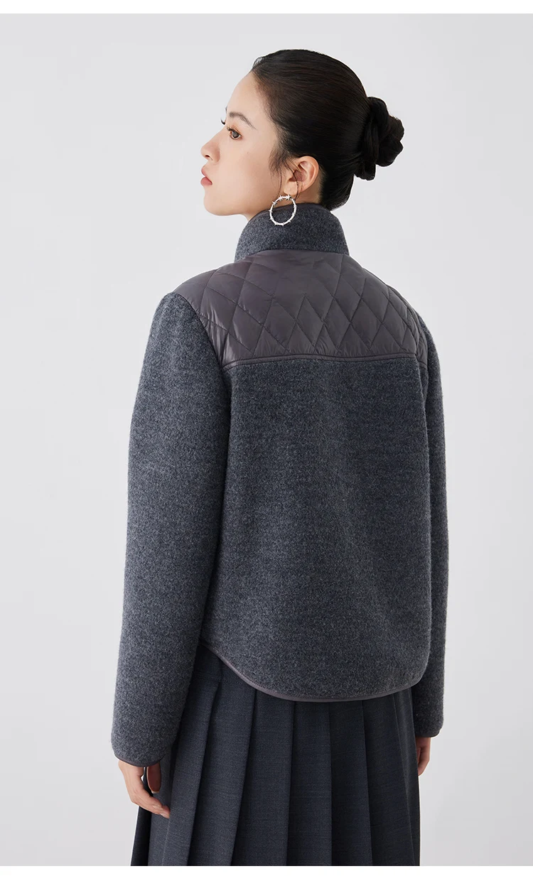 K2699X Hochwertige Damenjacke aus Wollmischung mit gesteppten Einsätzen, weicher, strukturierter Passform, elegante Luxus-Oberbekleidung – Detail 7