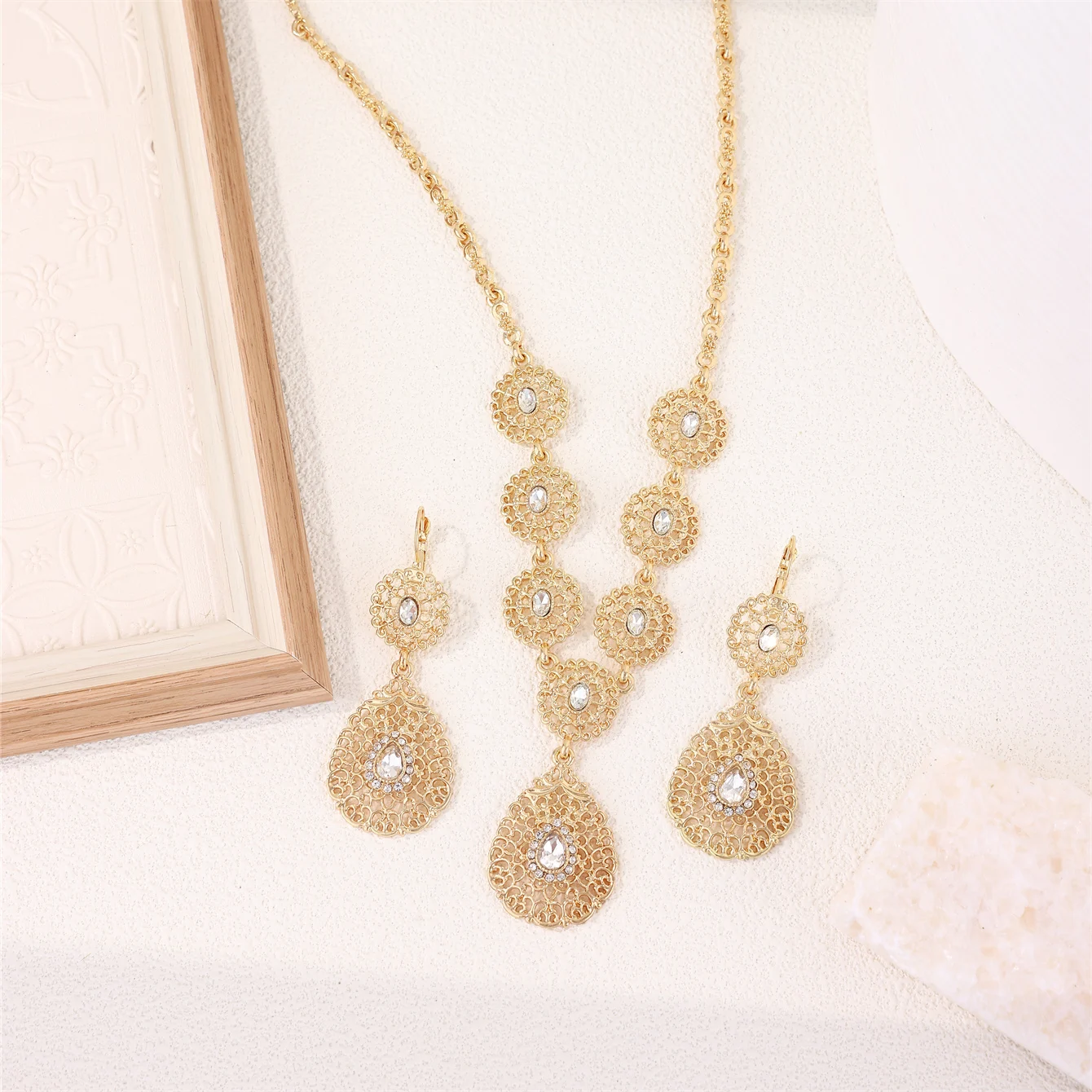 Morocco Popular Jewelry Set Rhinestone Necklace Earrings Two-piece Set French Retro Bride Drop Pendant Jewelry