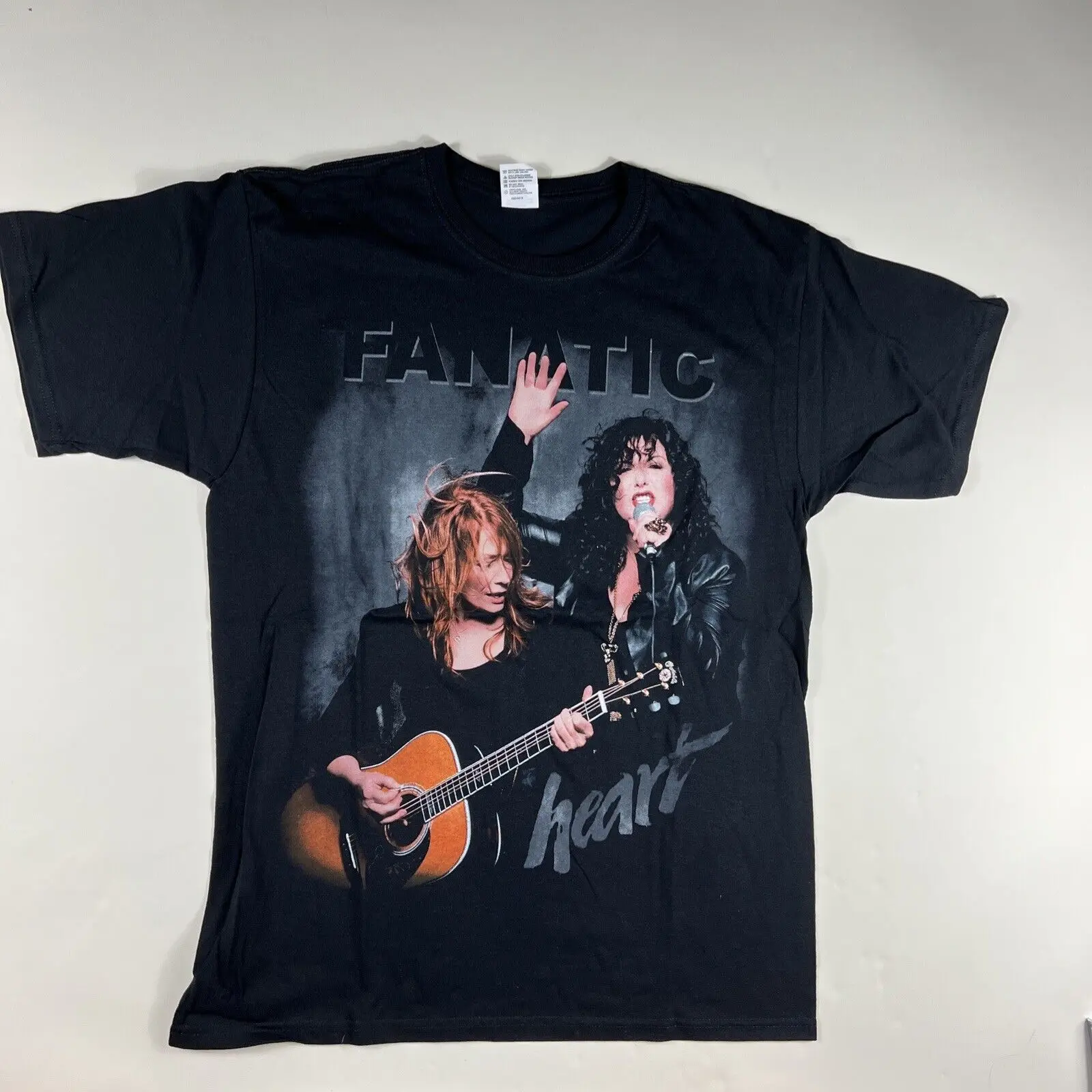 2012 Heart T Shirt L Fanatic Tour